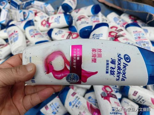 一地攤賣被燒過的日用品挺火,難道是一種新的營銷方式 值得佩服